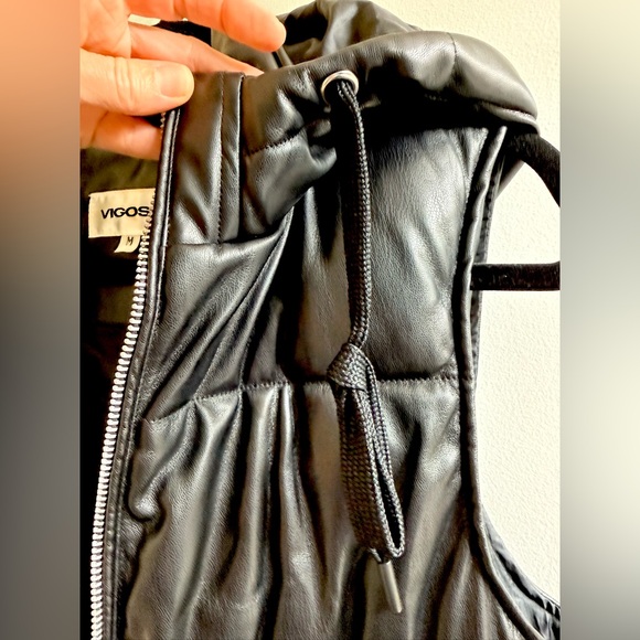 Vigoss Long Black Puffer Vest with Zipper Pockets Size M - Picture 11 of 12